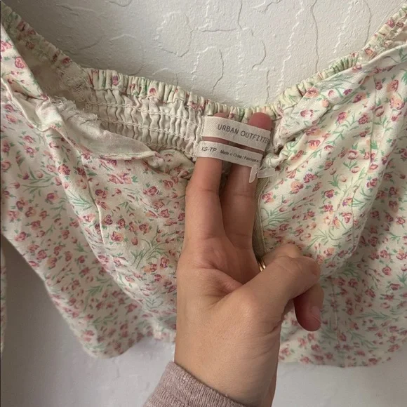 Urban Outfitters Love Struck White Cream Pink Crop Hook Blouse XS - Picture 5 of 6